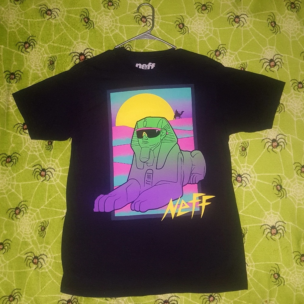 Neff (L)